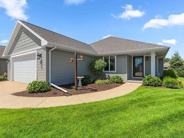 2025 WISTERIA CIRCLE, Suamico, WI 54313