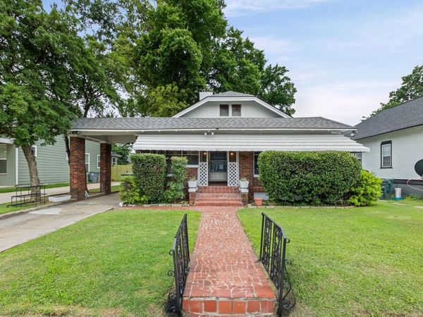 985 FORREST AVE, Memphis, TN 38105