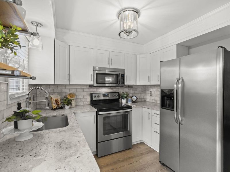 4714 Merrifield Place, Unit 70, Columbus, OH 43220 Photo 11