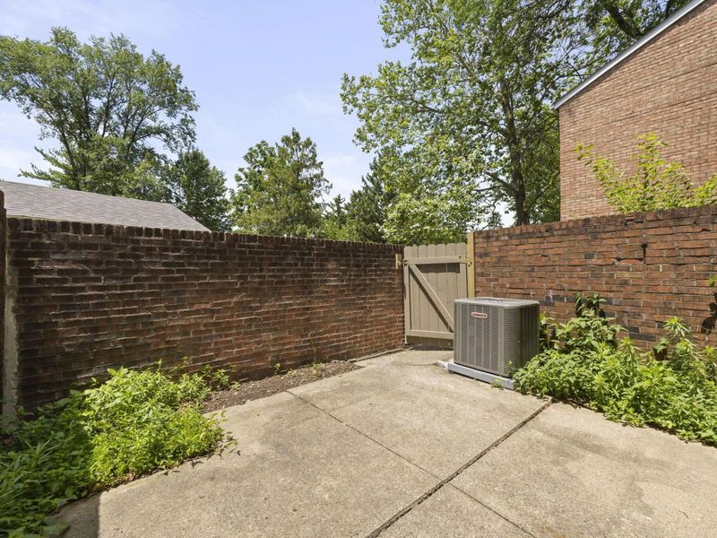 4714 Merrifield Place, Unit 70, Columbus, OH 43220 Photo 25