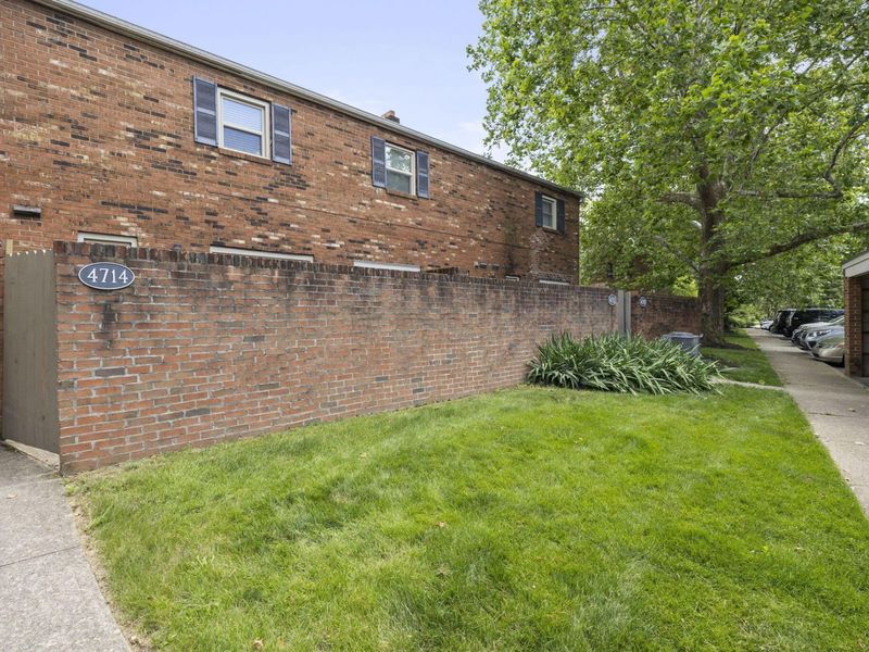 4714 Merrifield Place, Unit 70, Columbus, OH 43220 Photo 27