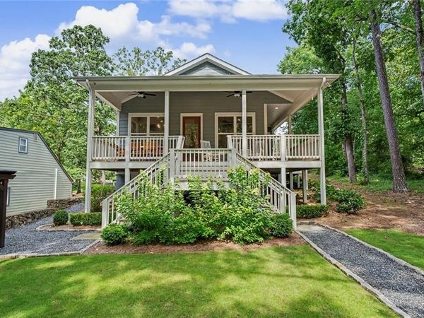 224 Lakeshore Circle SE, Acworth, GA 30101