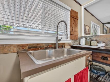 821 Park Rd, Sacramento, CA 95838 Photo