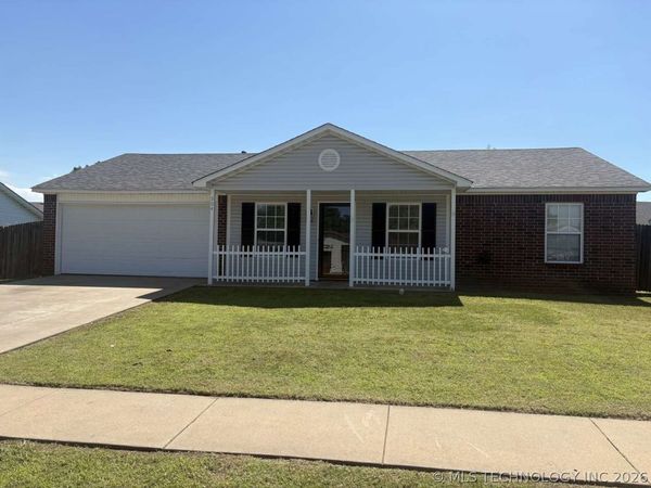 504 NE Elmhurst Avenue , Bartlesville, OK 74006