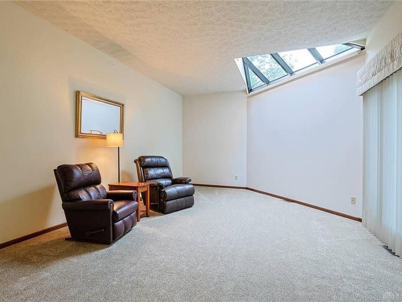 9040 S Normandy Lane, Washington Township, OH 45458 Photo 10