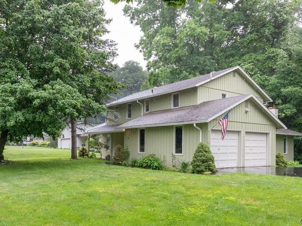 13 Green Fir Circle , Syracuse, NY 13219