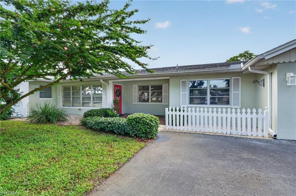 1608 Crayton Rd, Naples, FL 34102 Photo