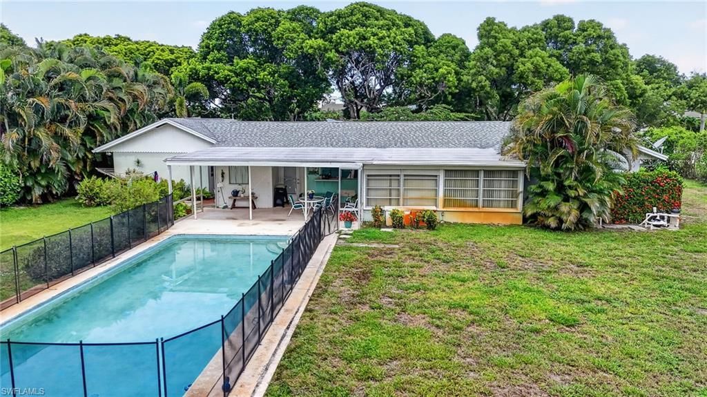 1608 Crayton Rd, Naples, FL 34102 Photo