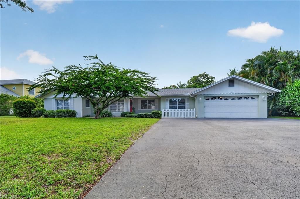 1608 Crayton Rd, Naples, FL 34102 Photo