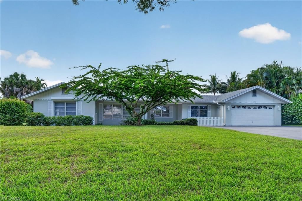 1608 Crayton Rd, Naples, FL 34102 Photo