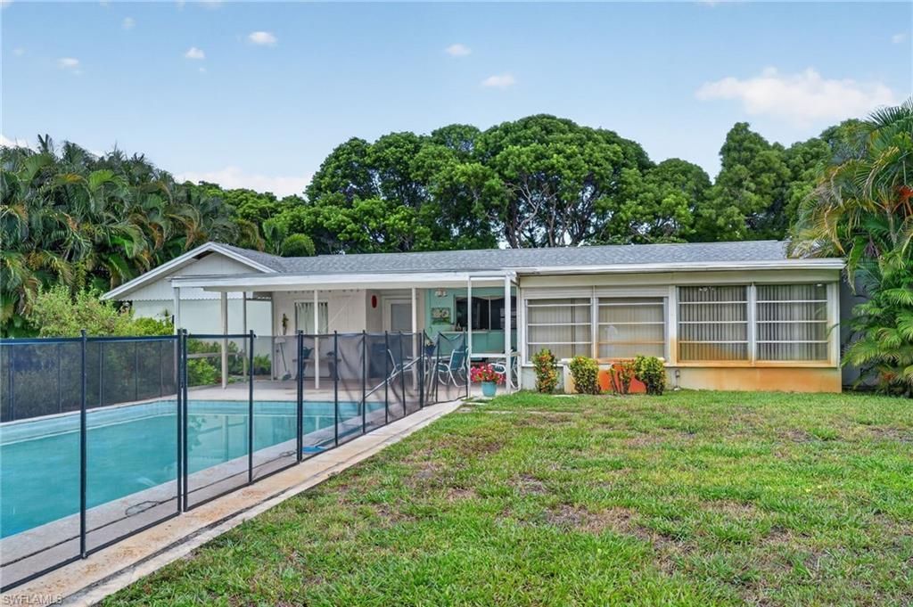 1608 Crayton Rd, Naples, FL 34102 Photo