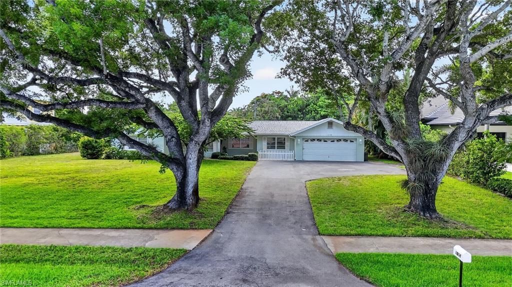 1608 Crayton Rd, Naples, FL 34102 Photo