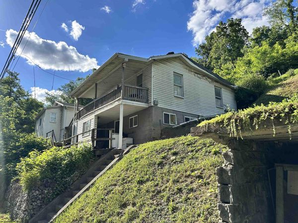 226 Mason Dixon Highway, Maidsville, WV 26541