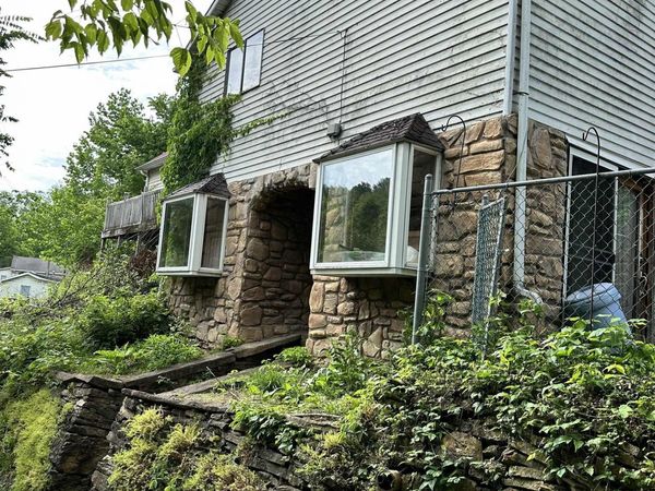 208 Mason Dixon Highway, Maidsville, WV 26541