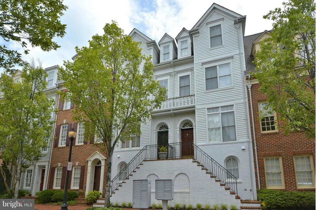 720 Battery Place, Alexandria, VA 22314 Main Photo