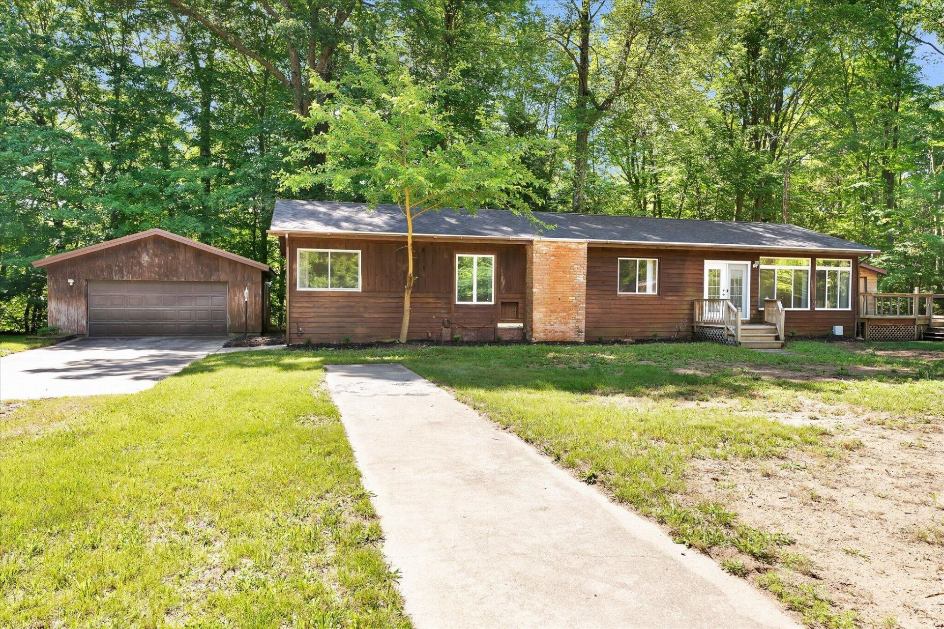 10088 S Brucker Avenue, Fremont, MI 49412 Main Photo