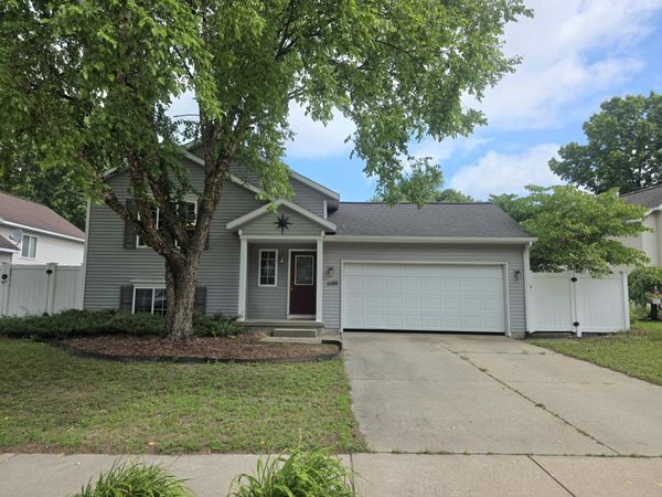 1100 Sprucewood Drive, Greenville, MI 48838