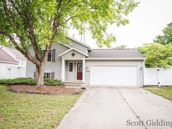1100 Sprucewood Drive, Greenville, MI 48838