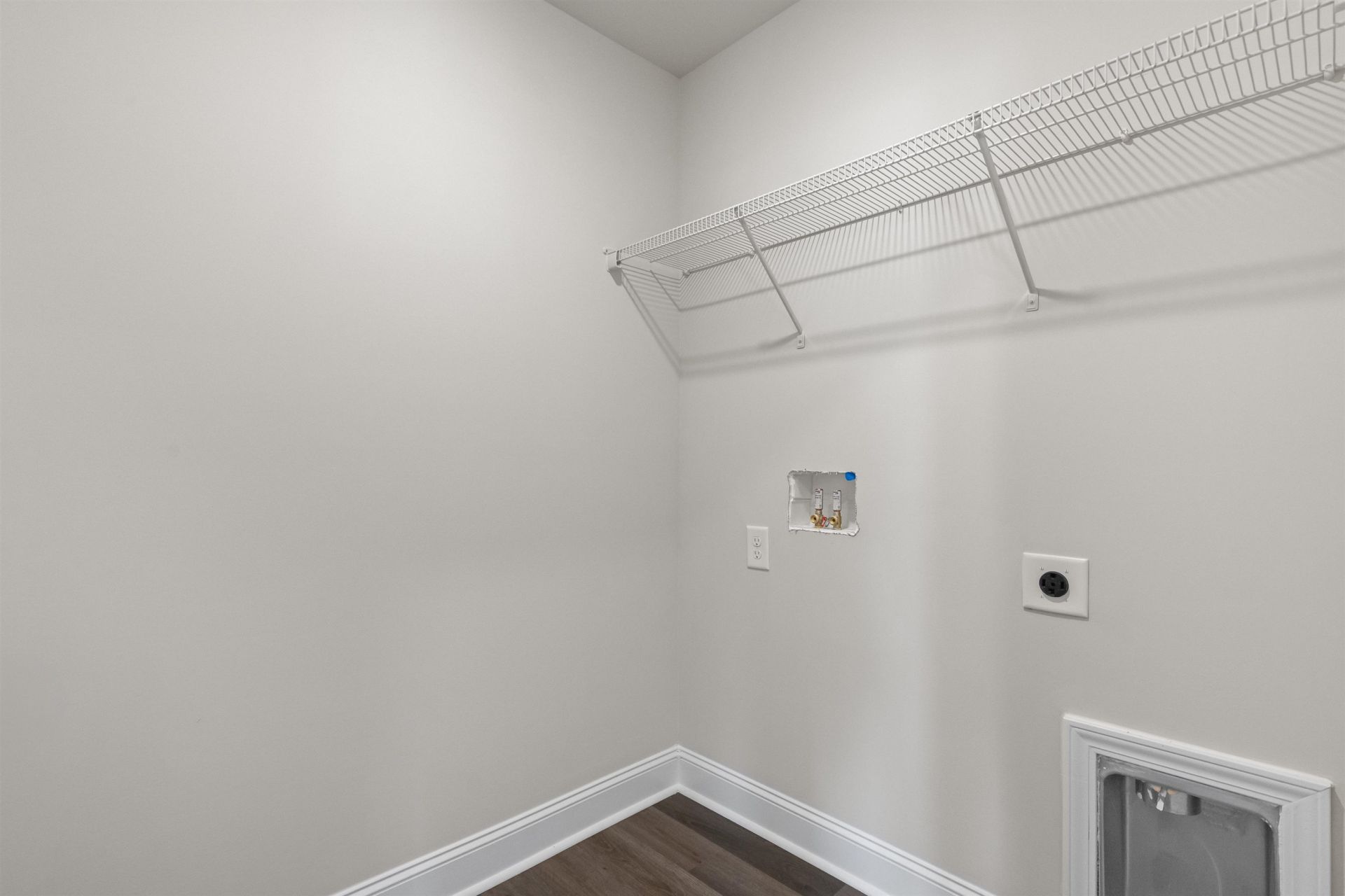 940 Caswell Dr. Photo 24