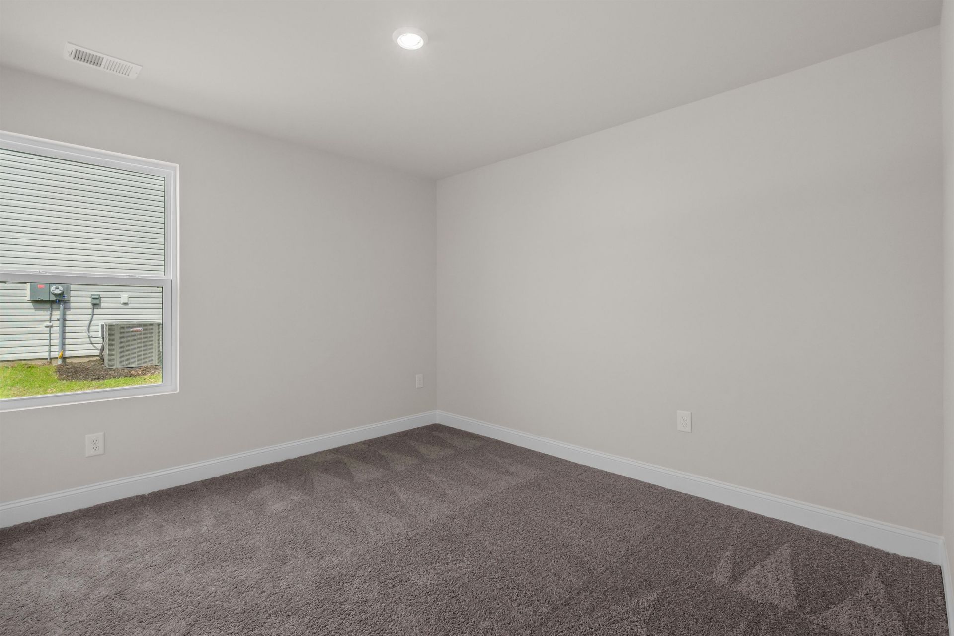 940 Caswell Dr. Photo 32