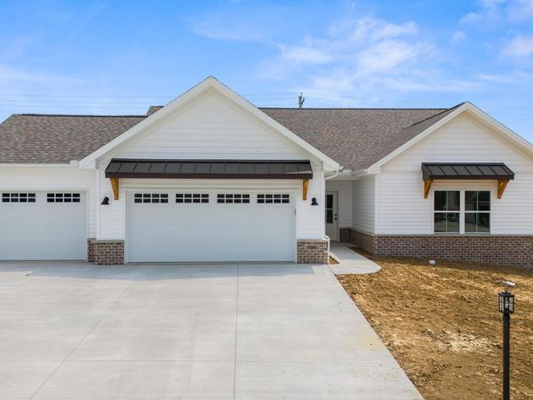720 WELLINGTON Drive, Washington, IL 61571