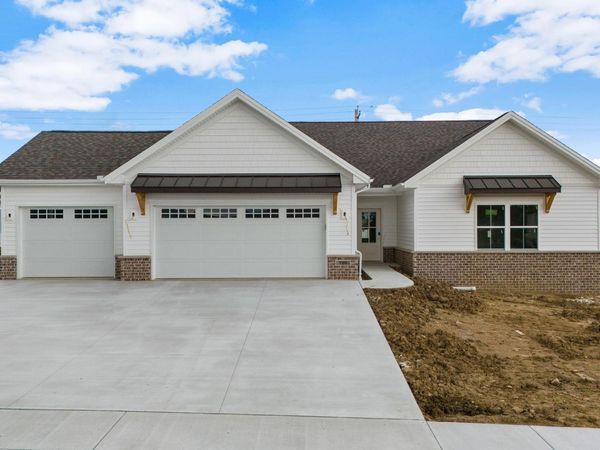 720 WELLINGTON Drive, Washington, IL 61571