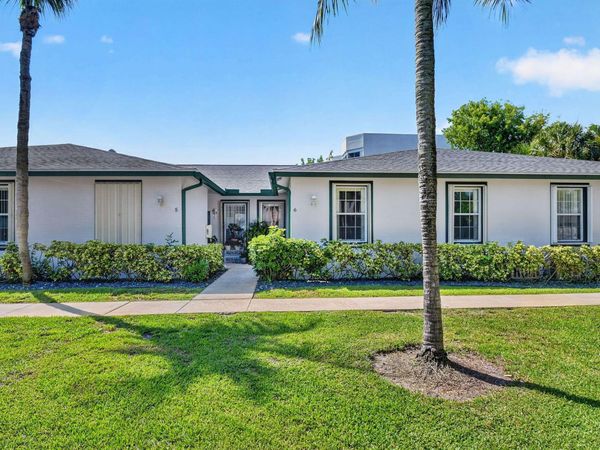 3162 Via Poinciana, Unit 6, Lake Worth, FL 33467