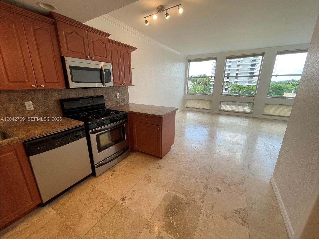 700 Biltmore Way, Unit 414, Coral Gables, FL 33134 Photo