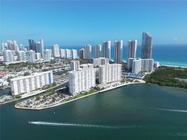 500 Bayview Dr , Unit 1719, Sunny Isles Beach, FL 33160