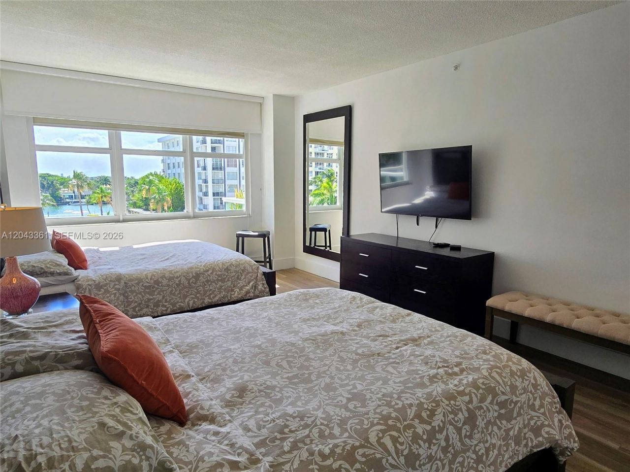 5601 Collins Ave, Unit 520, Miami Beach, FL 33140 Photo