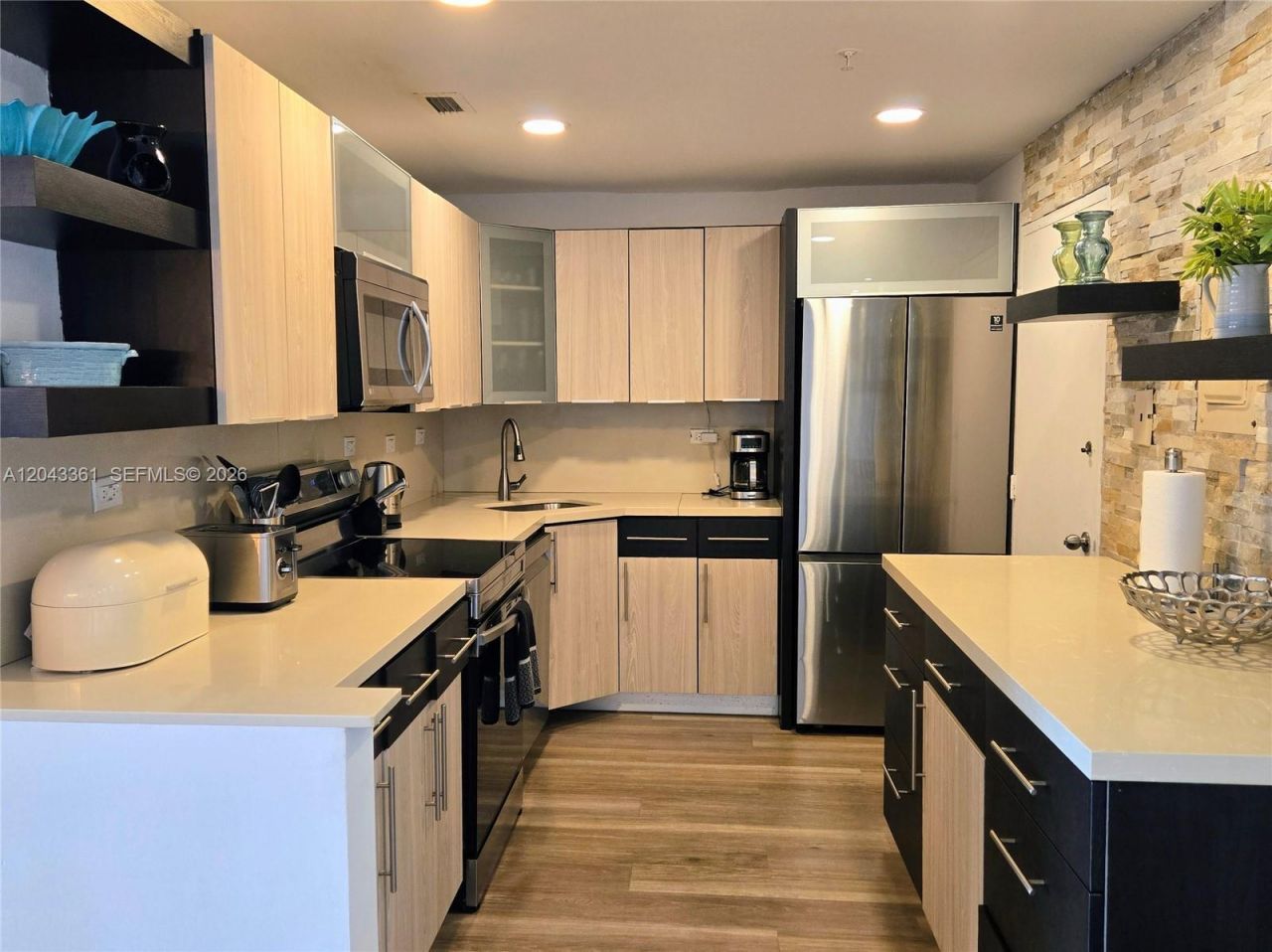 5601 Collins Ave, Unit 520, Miami Beach, FL 33140 Photo