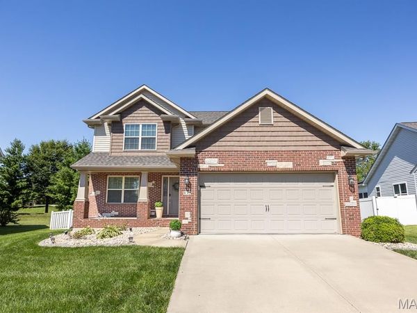 832 Bridgeway Drive, O'Fallon, IL 62269
