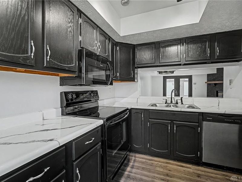 5562 Cobblegate Drive, Dayton, OH 45449 Photo 11