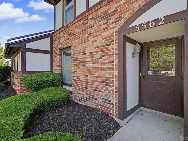 5562 Cobblegate Drive, Dayton, OH 45449 Photo 3