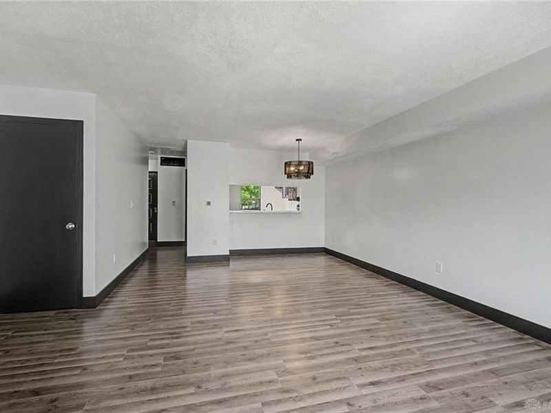 5562 Cobblegate Drive, Dayton, OH 45449 Photo 8