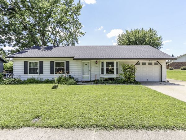 610 Holiday Drive, Fortville, IN 46040