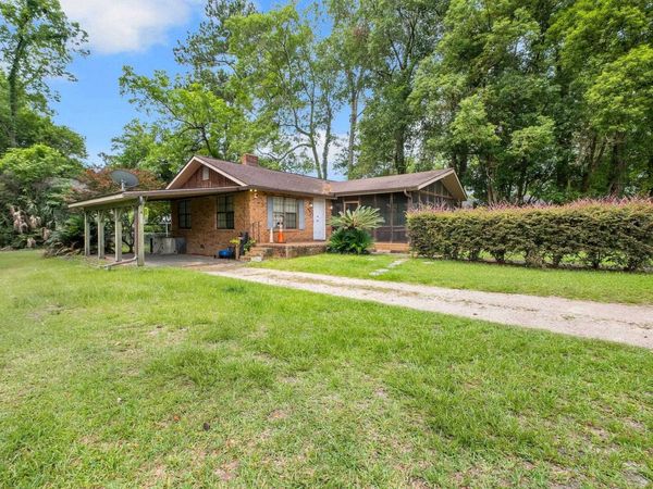 405 E 6th Avenue , Havana, FL 32333