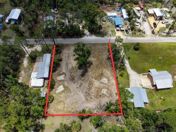 306 NW 1st Street , Steinhatchee, FL 32359