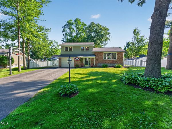 14 Ponderosa Drive, Voorheesville, NY 12186