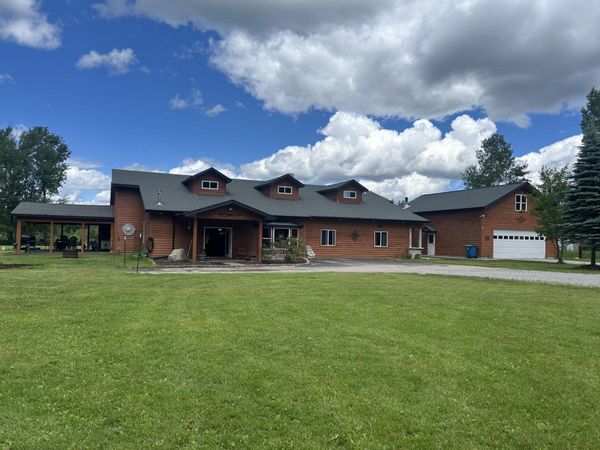 403 N Roscommon Road, Roscommon, MI 48653