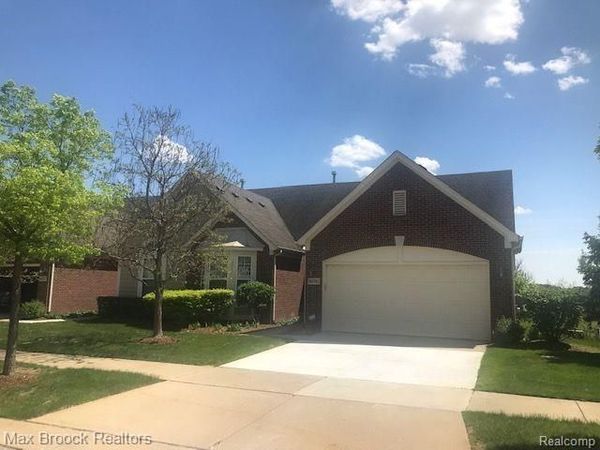 40761 LENOX PARK Drive, Novi, MI 48377