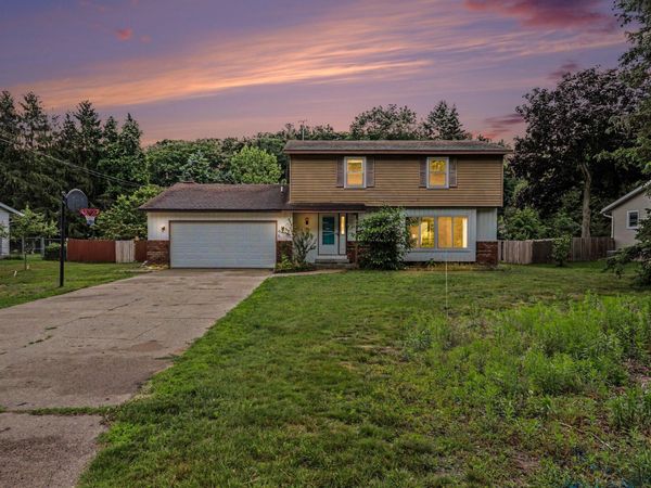 1915 Shorewood Drive, Norton Shores, MI 49441