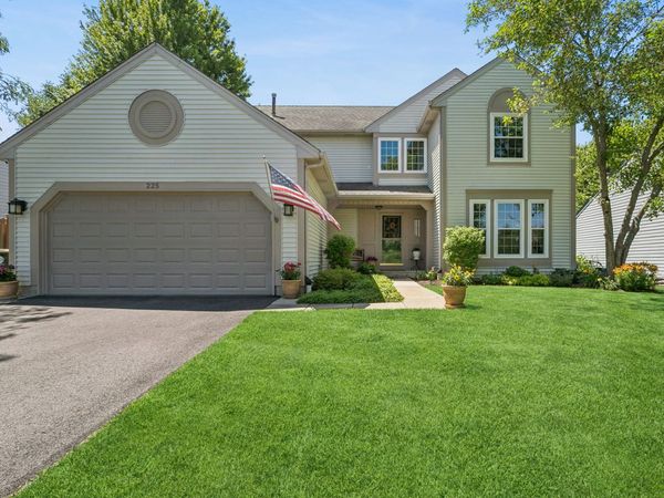225 E Brittany Lane , Hainesville, IL 60030