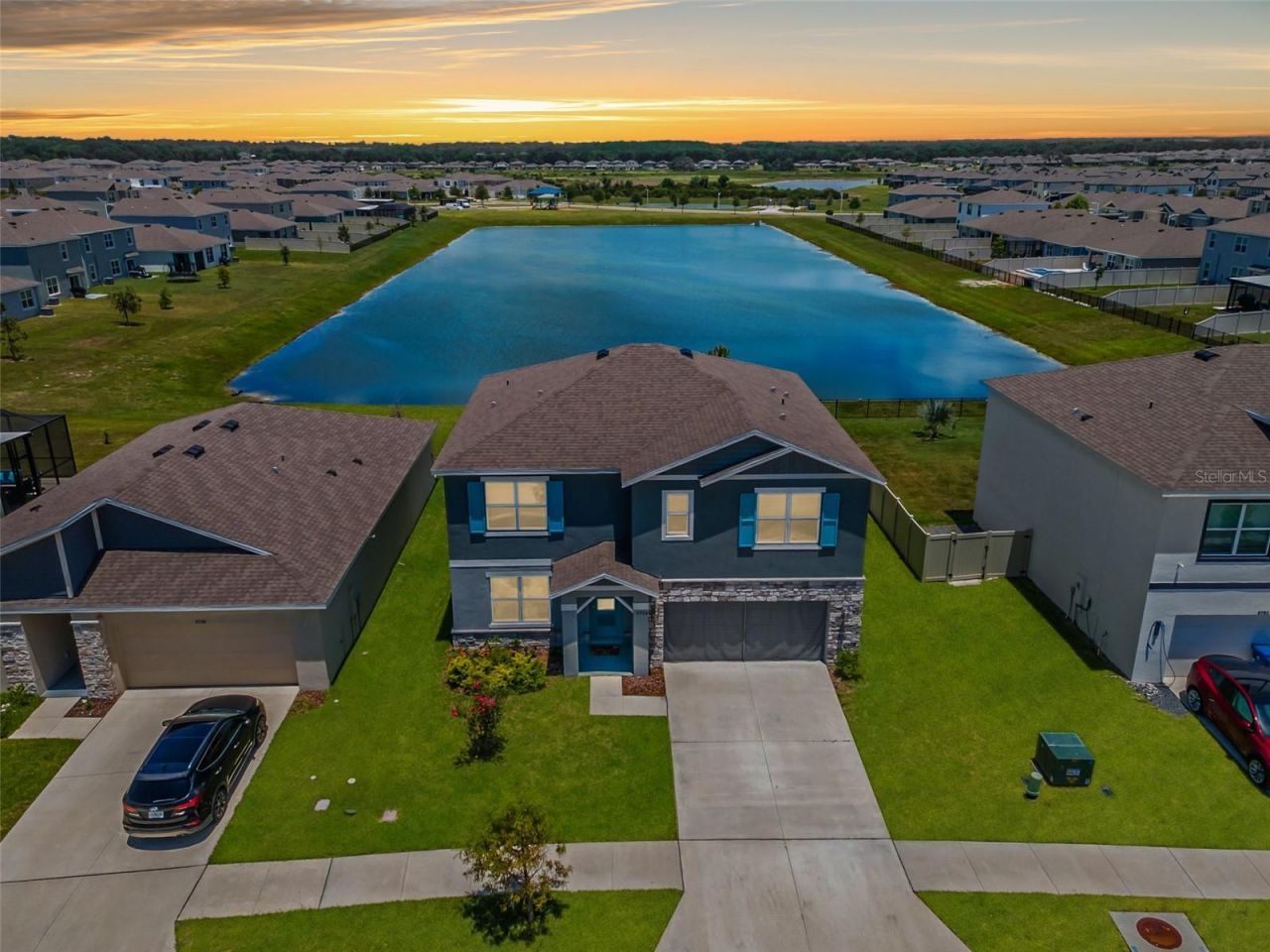9728 Crescent Ray Drive , Wesley Chapel, FL 33545 Main Photo