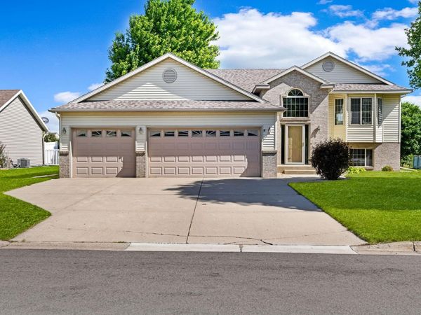 1154 Garden Brook Drive, Sauk Rapids, MN 56379