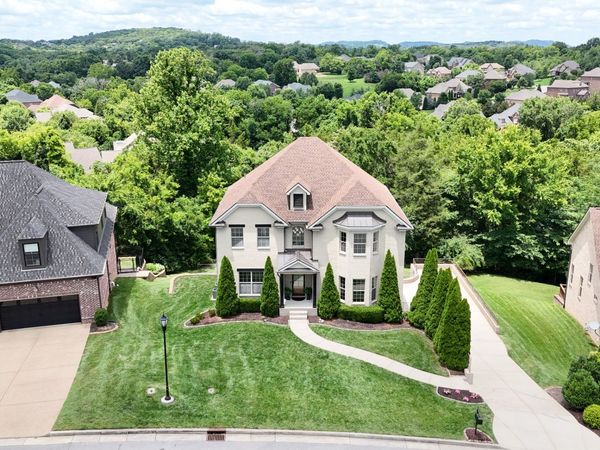 1378 Sweetwater Dr, Brentwood, TN 37027