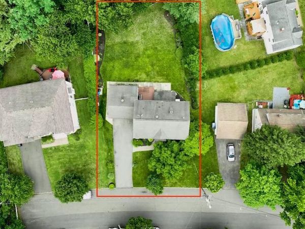 41 Circle Drive, PARAMUS, NJ 07652
