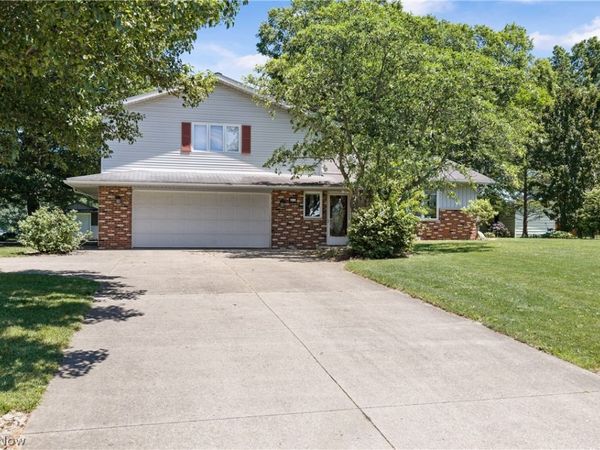81 LeRue Street , Apple Creek, OH 44606