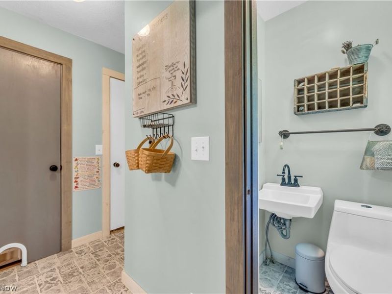 6827 Wooster Pike, Medina, OH 44256 Photo 32