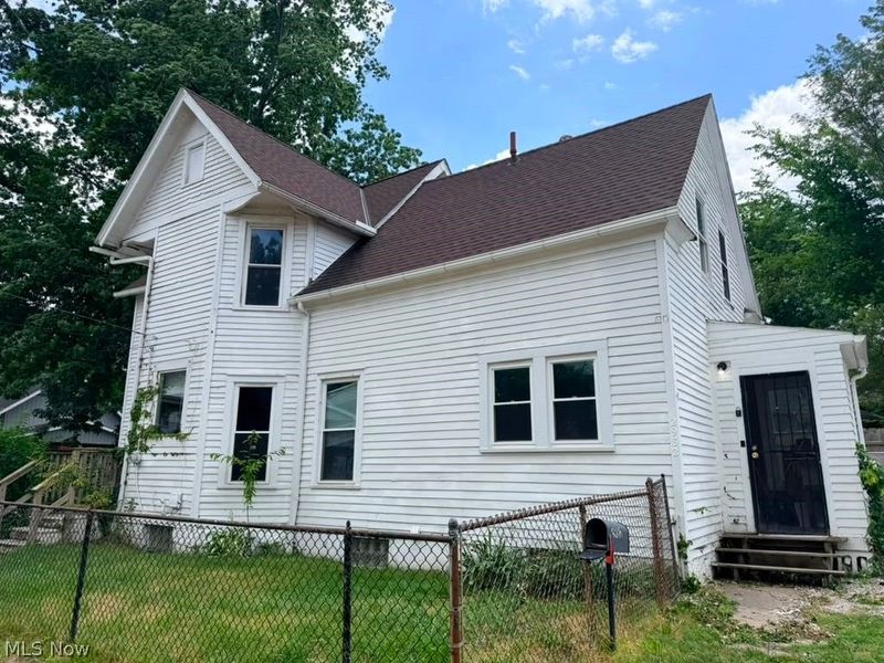 2982 E 67th Street, Cleveland, OH 44127 Photo 3